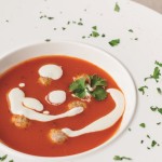 ROMIGE TOMATENSOEP MET BALLETJES